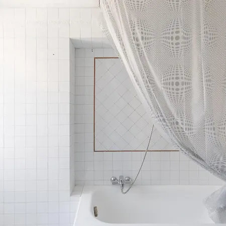 Iflat Bright Brand New 3-bedroom In Monti *