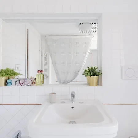 Iflat Bright Brand New 3-bedroom In Monti